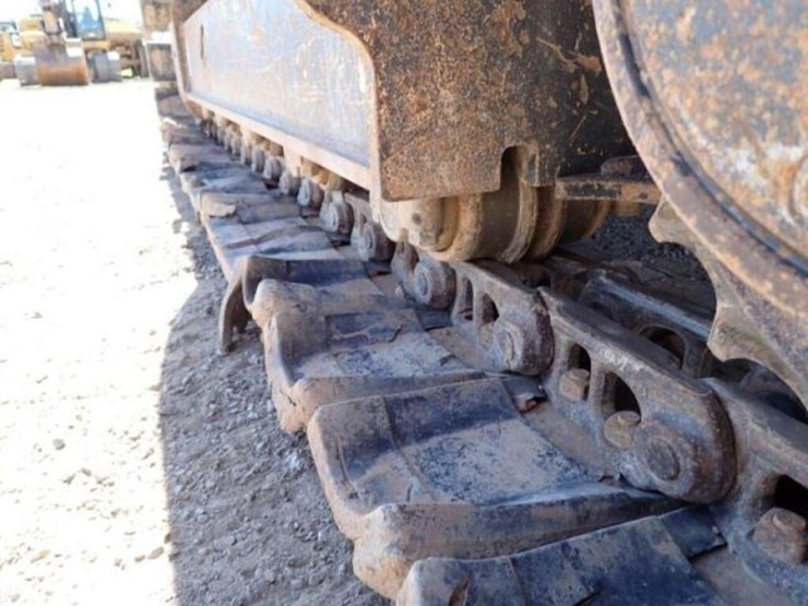 2014-deere-85g-image-44