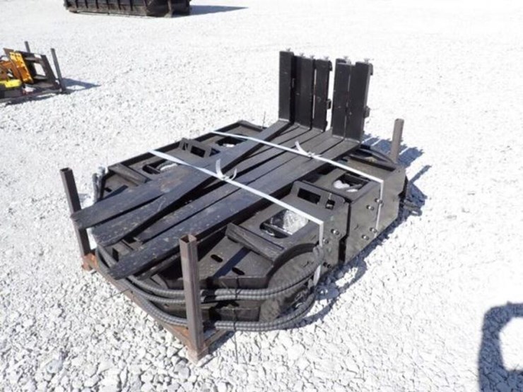 unused-2026-captok-skid-steer-side-shift-forks-image-1