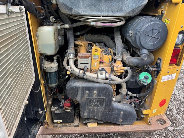2016-caterpillar-259d-image-18