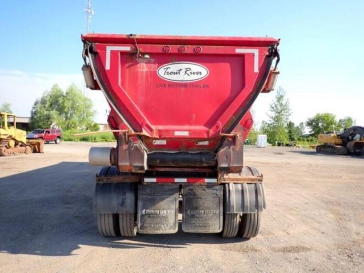 2017-trout-river-39-ft-tri/a-live-bottom-trailer-2-image-4