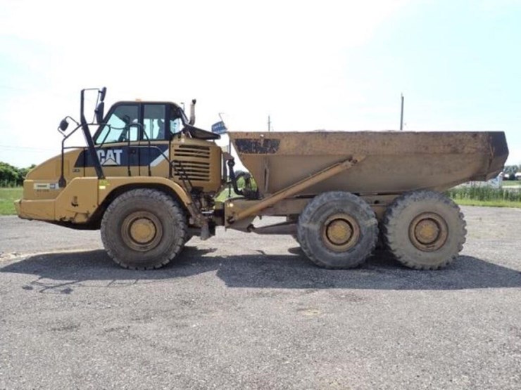 2009-caterpillar-725-image-8