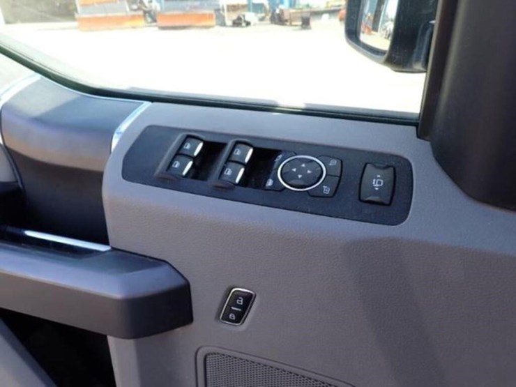2020-ford-f250-xlt-image-21