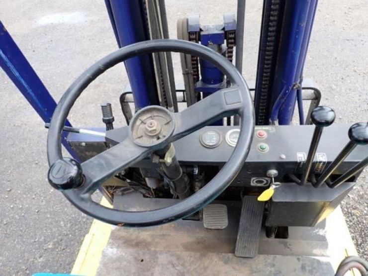 komatsu-fb15m-2-image-10