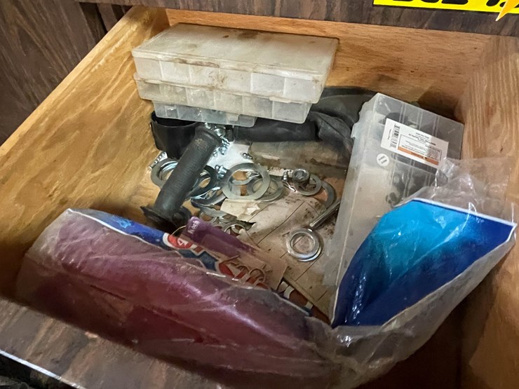 #9214-•-hardware-lot-image-1