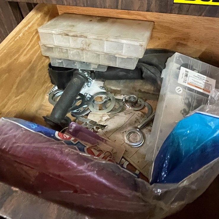#9214 • Hardware Lot