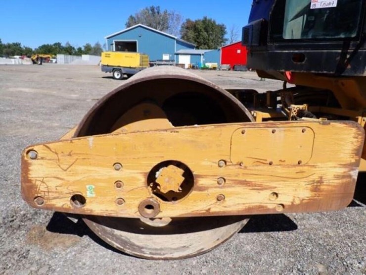 2011-caterpillar-cs44-image-21