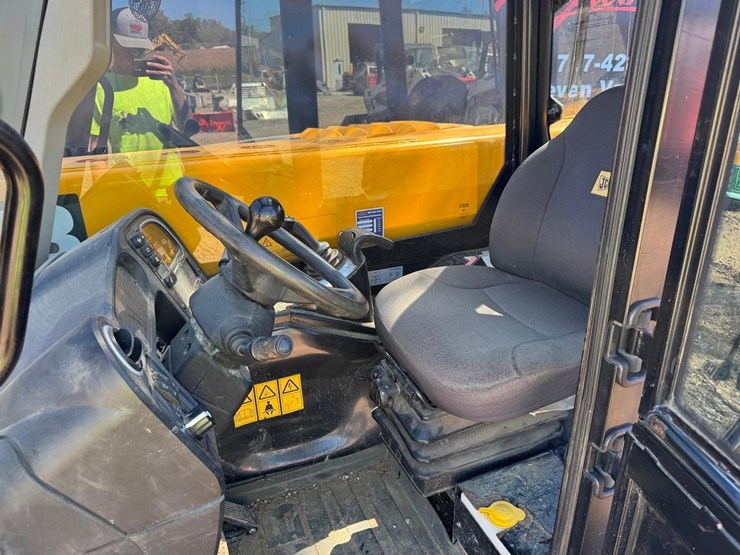 2018-jcb-505-20-image-19