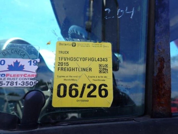2015-freightliner-108sd-image-26