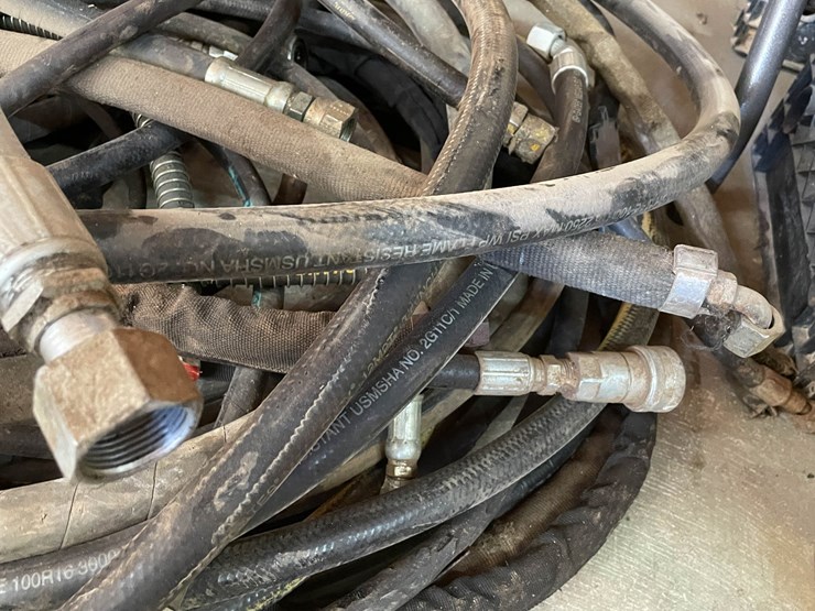 #9243-•-lot-of-hydraulic-hoses-image-13