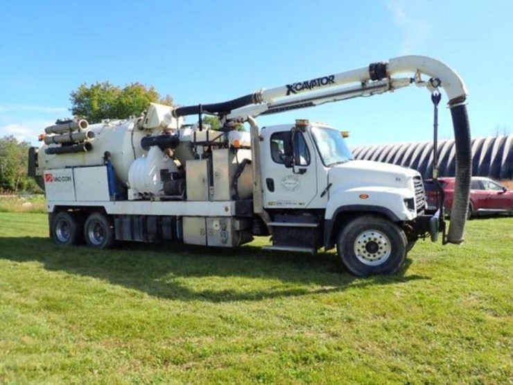 2015-freightliner-114sd-image-3