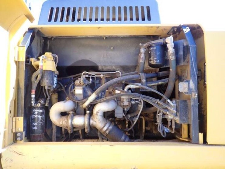 2014-deere-350g-lc-image-61