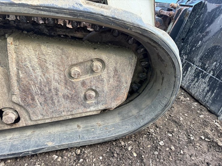 bobcat-t870-image-21