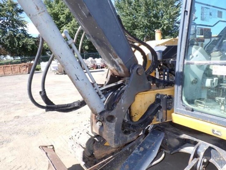 2014-deere-85g-image-31