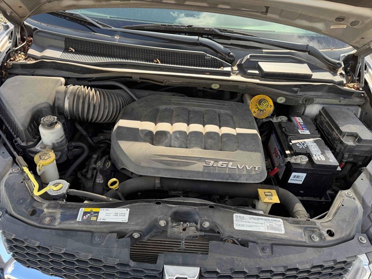 2015-dodge-grand-caravan-image-10