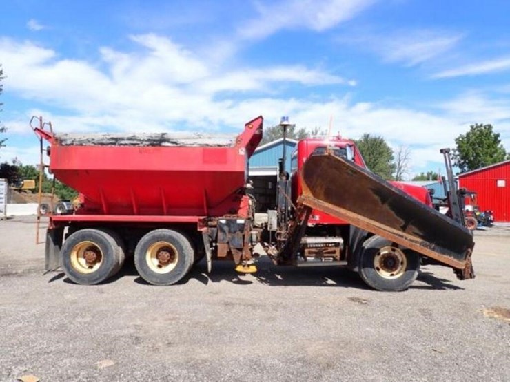2015-freightliner-108sd-image-4
