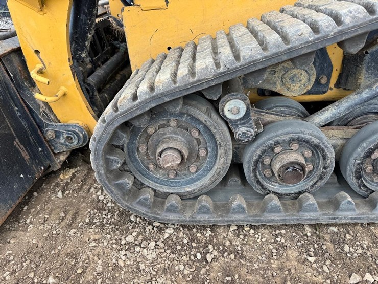 2015-caterpillar-257d-image-14