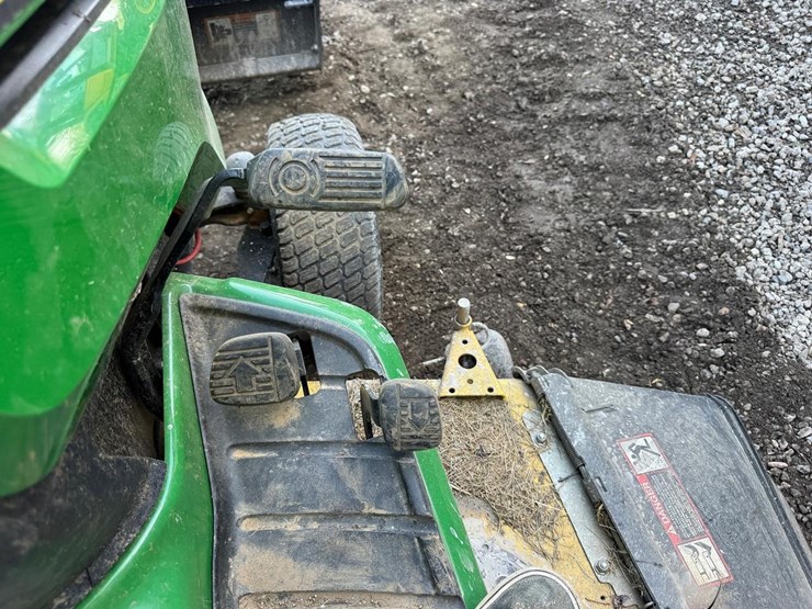 john-deere-x580-image-23