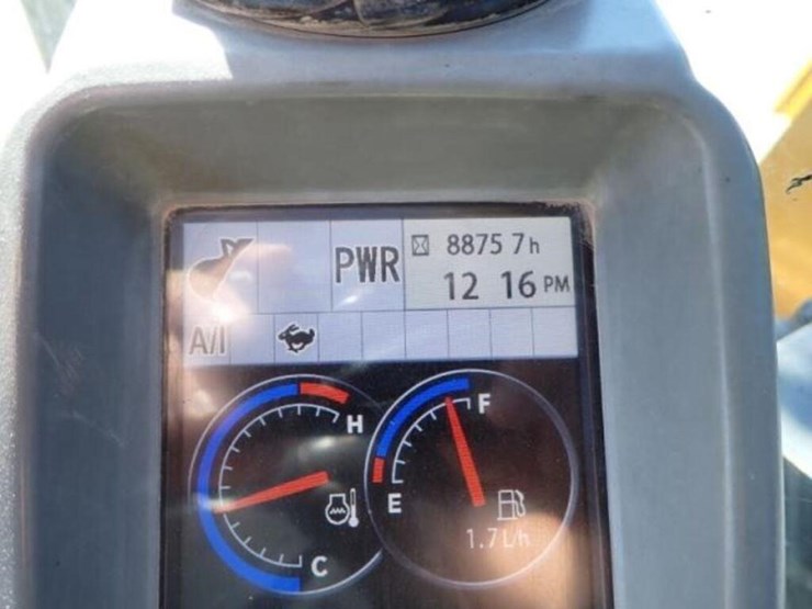 2014-deere-85g-image-9