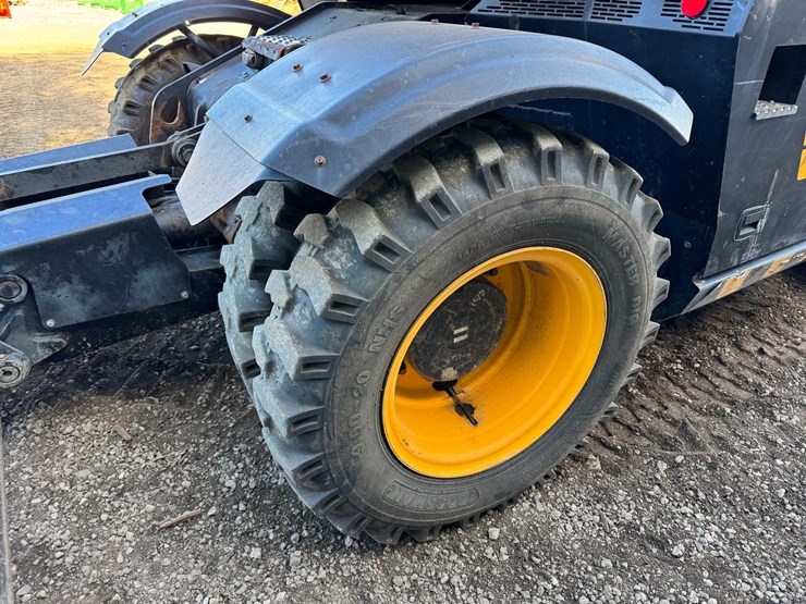 2017-jcb-hydradig-110w-image-16