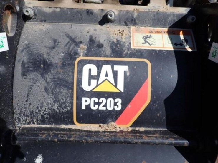 2011-caterpillar-20-image-8