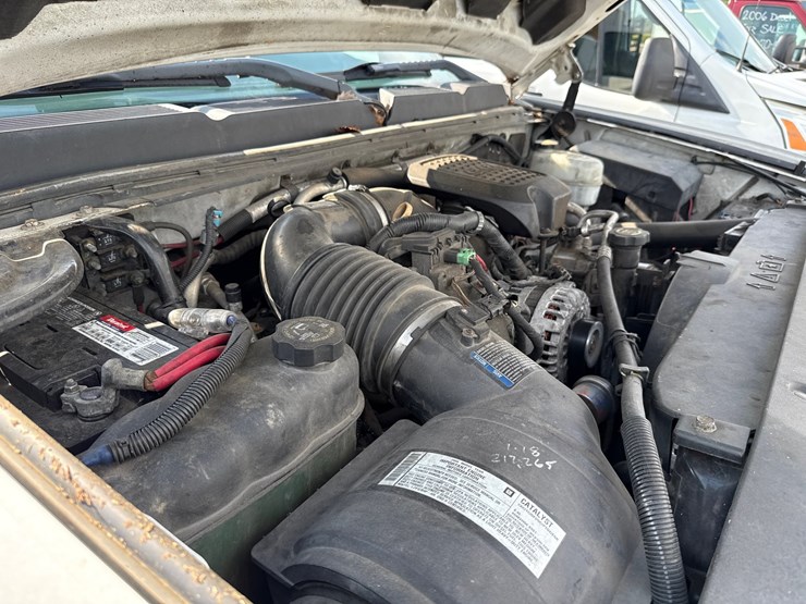 2008-chevrolet-3500-image-24