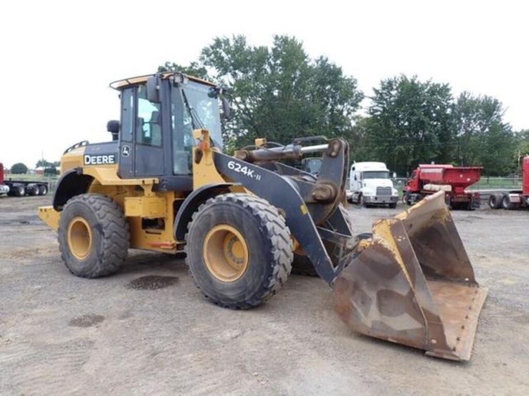 2018-deere-624k-image-3