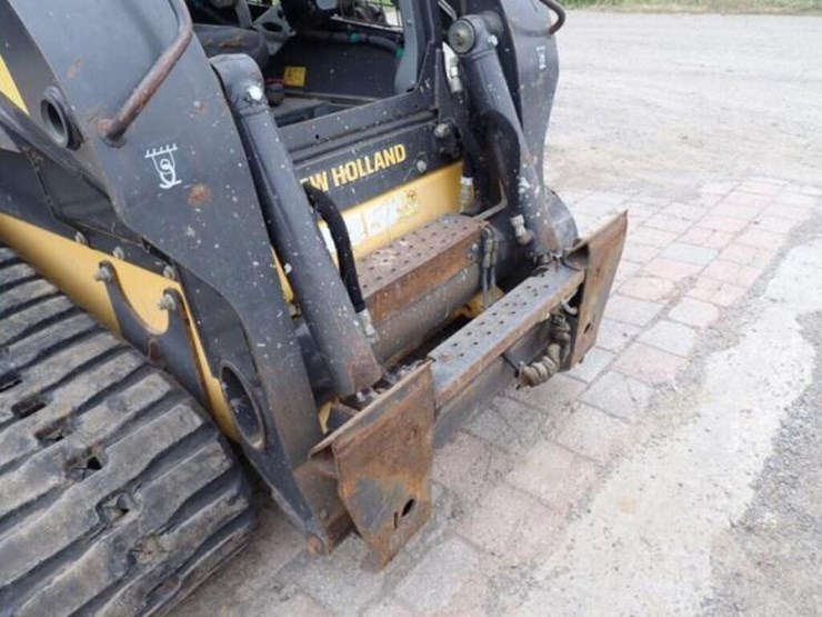 2015-new-holland-c232-image-22