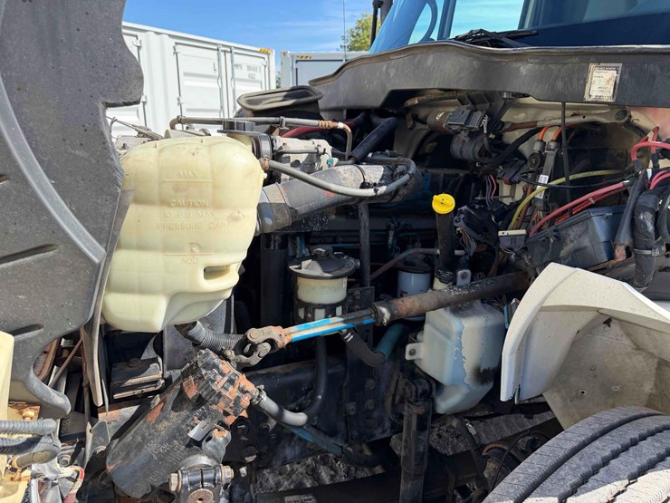 2002-international-durastar-4400-image-27