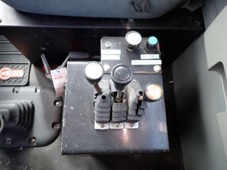 2016-kenworth-t880-image-22