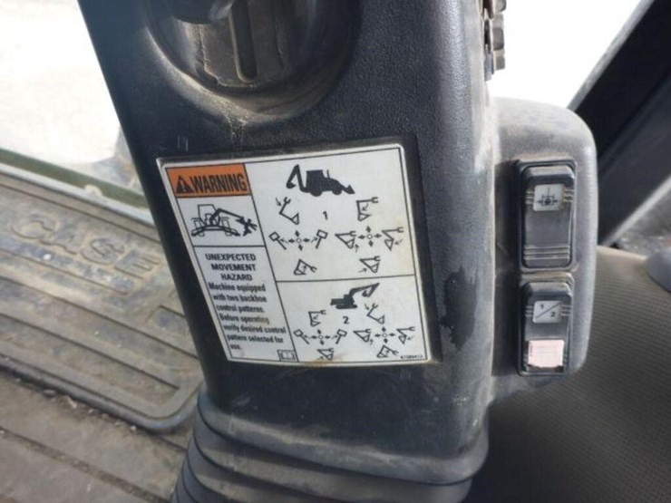 2012-case-580sn-wt-image-14