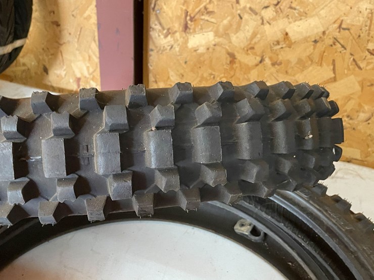 #9246-•-3-tires-for-dirt-bike-image-6