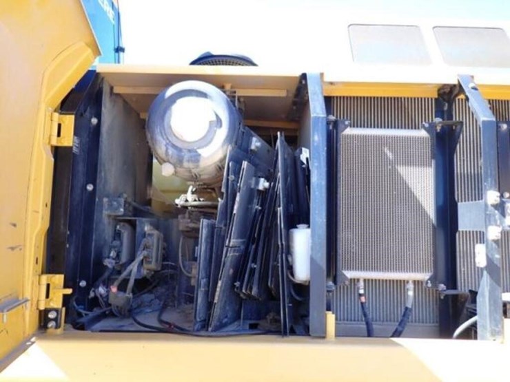 2014-deere-350g-lc-image-66