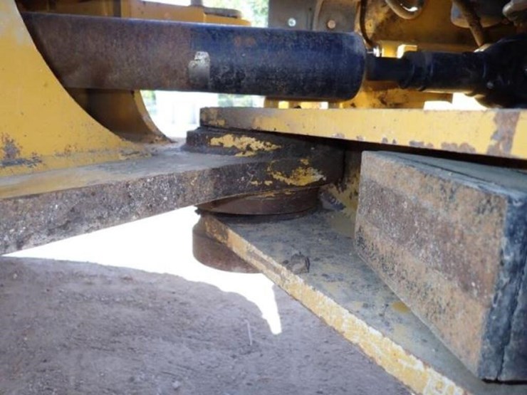2015-deere-544k-image-40