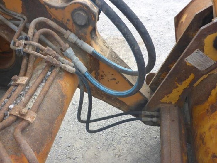 2012-case-580sn-wt-image-33