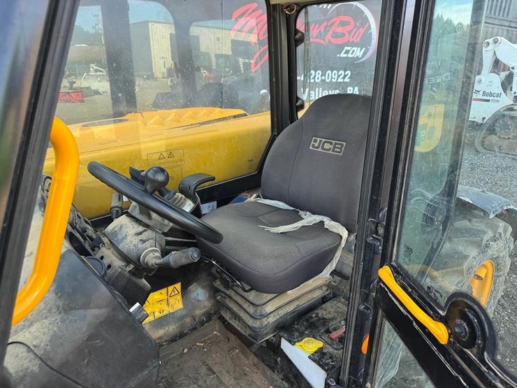 jcb-525-60-image-17