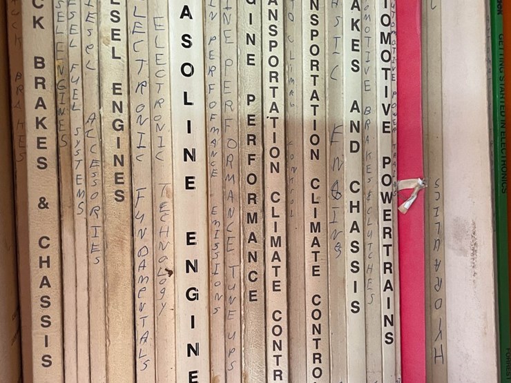 #9256-•-content-of-cabinet-image-12