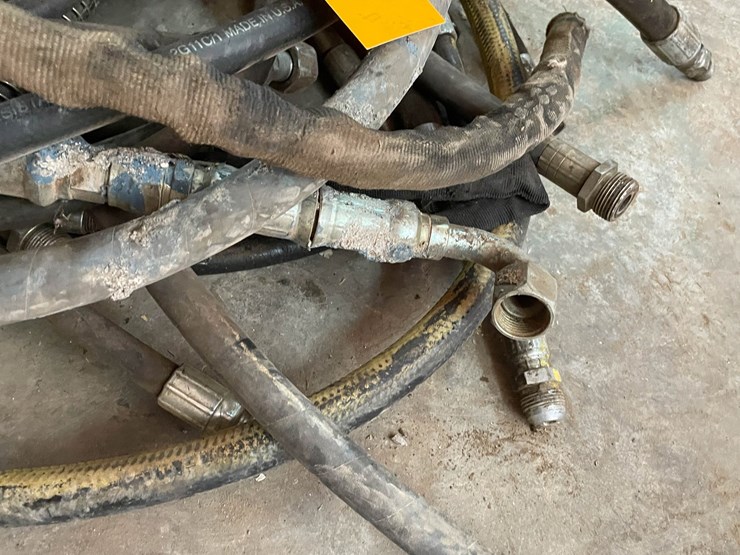 #9243-•-lot-of-hydraulic-hoses-image-6