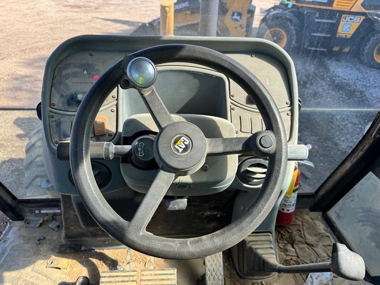 caterpillar-420d-image-23