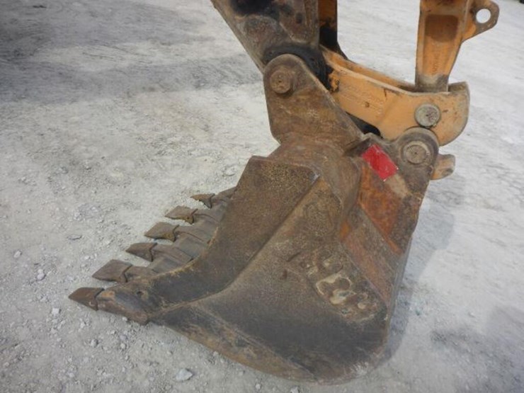 2012-case-580sn-wt-image-47