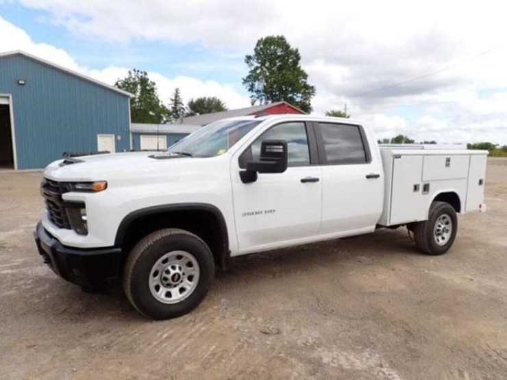 2024-chevrolet-silverado-3500hd-image-1