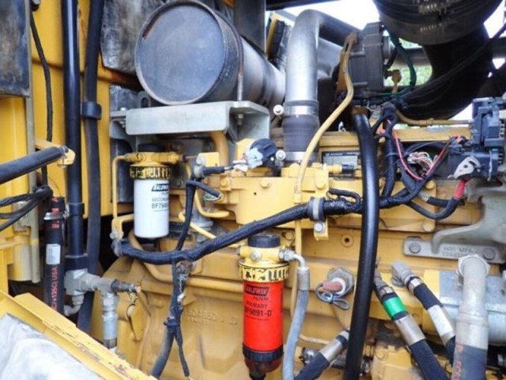 2014-deere-624k-image-64