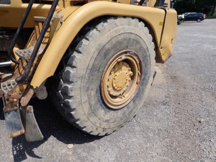 2009-caterpillar-725-image-60