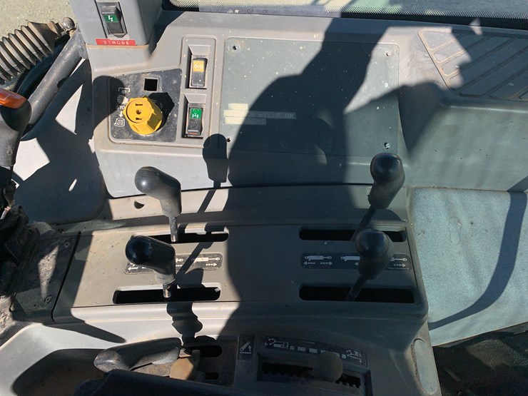 new-holland-7740-image-31