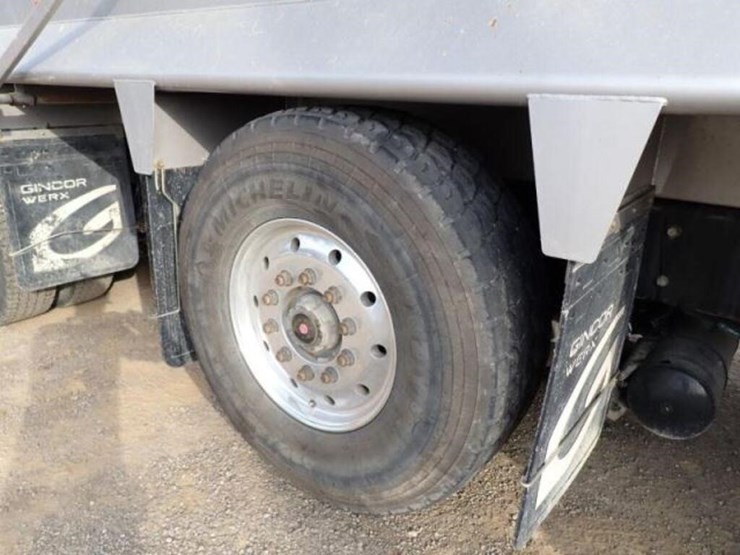 2024-western-star-49x-image-64