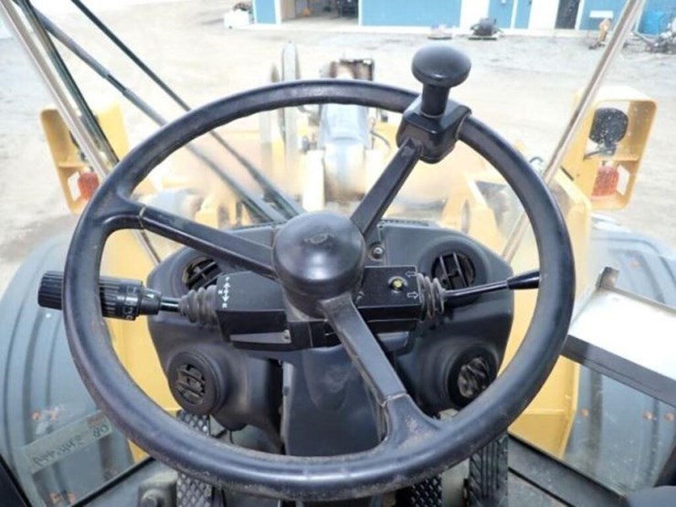 2018-deere-744k-image-13