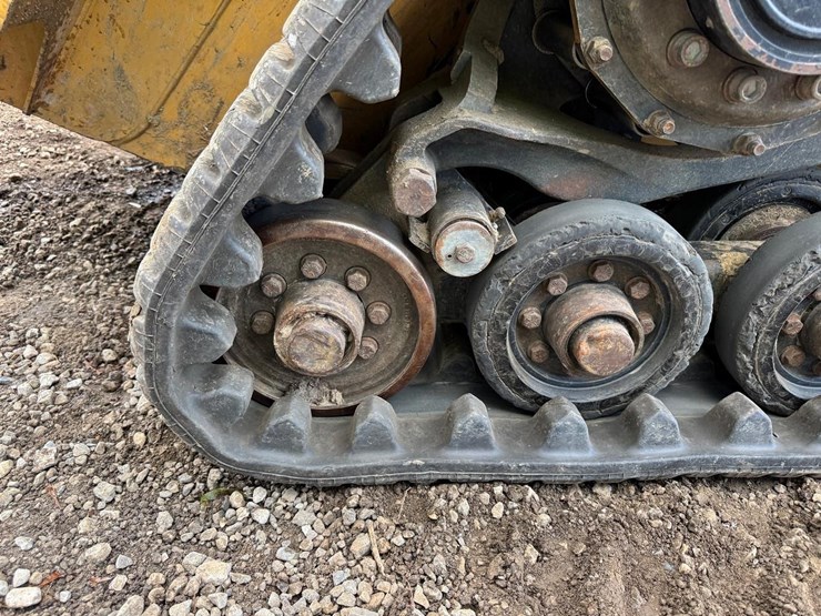 2015-caterpillar-257d-image-19