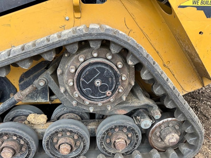 2015-caterpillar-257d-image-15