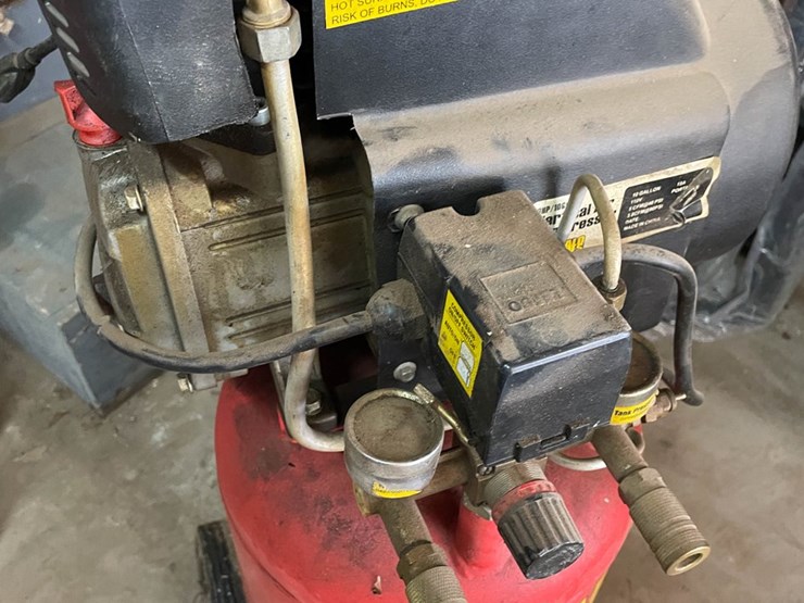 #9204-•-air-compressor-image-2