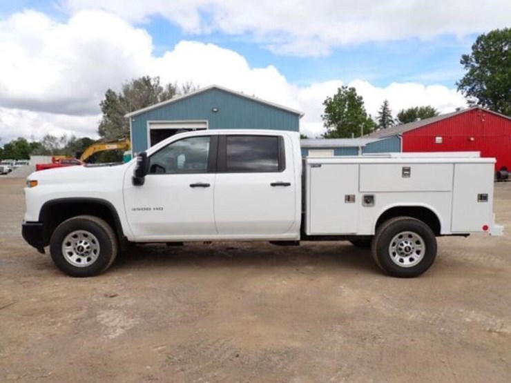 2024-chevrolet-silverado-3500hd-image-8