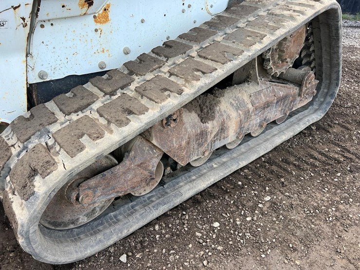 2017-bobcat-t870-image-13